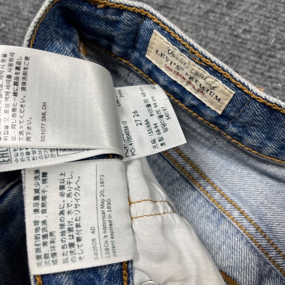 Levis 501 Light Wash Denim Cut Off Frayed Hem Shorts Womens Size 27 0925 - Picture 3 of 11